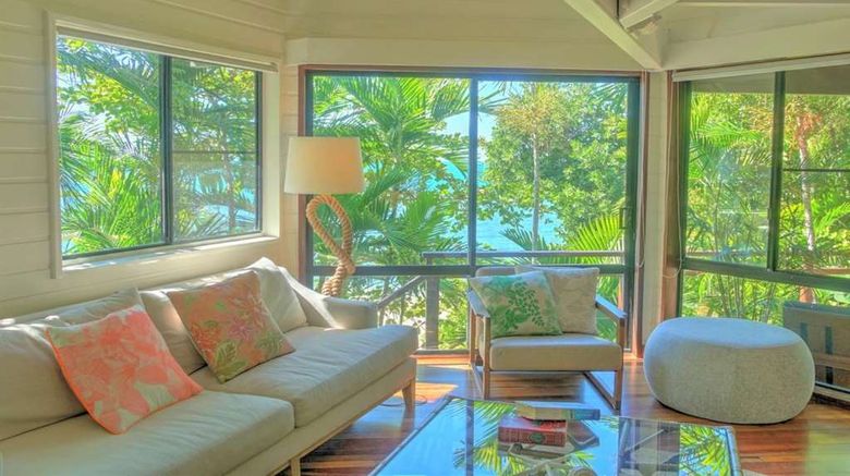 <b>Bedarra Island Resort Suite</b>. Images powered by <a href="https://iceportal.shijigroup.com/" title="IcePortal" target="_blank">IcePortal</a>.