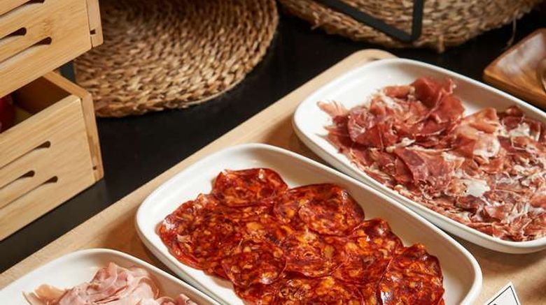 <b>Mercer Hotel Casa Torner i Guell Restaurant</b>. Images powered by <a href="https://iceportal.shijigroup.com/" title="IcePortal" target="_blank">IcePortal</a>.