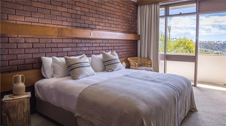 <b>Hillcrest Merimbula Room</b>. Images powered by <a href="https://iceportal.shijigroup.com/" title="IcePortal" target="_blank">IcePortal</a>.