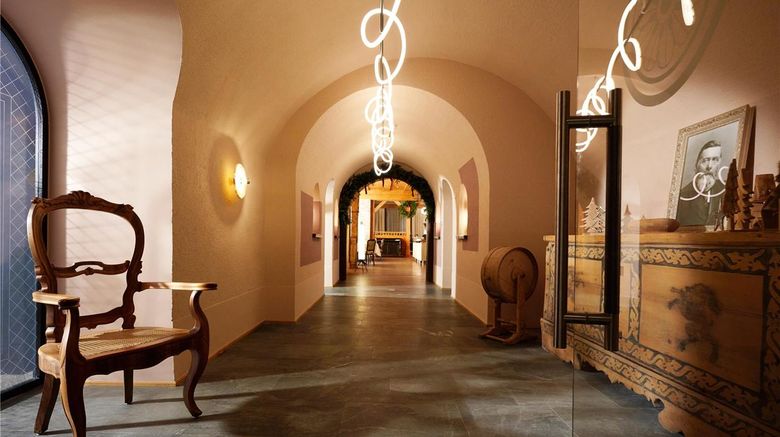 <b>Hotel Fluela, The Unbound Coll by Hyatt Restaurant</b>. Images powered by <a href="https://iceportal.shijigroup.com/" title="IcePortal" target="_blank">IcePortal</a>.