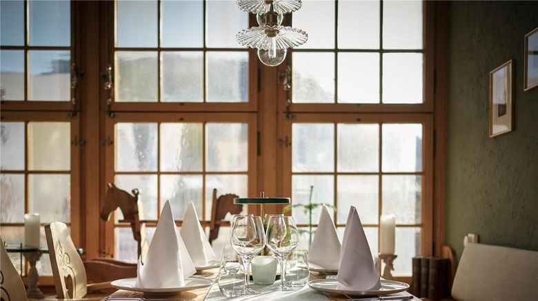 <b>Hotel Fluela, The Unbound Coll by Hyatt Restaurant</b>. Images powered by <a href="https://iceportal.shijigroup.com/" title="IcePortal" target="_blank">IcePortal</a>.