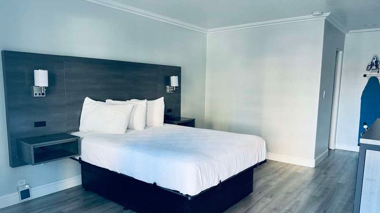 <b>SureStay by Best Western Fresno Central Room</b>. Images powered by <a href="https://iceportal.shijigroup.com/" title="IcePortal" target="_blank">IcePortal</a>.