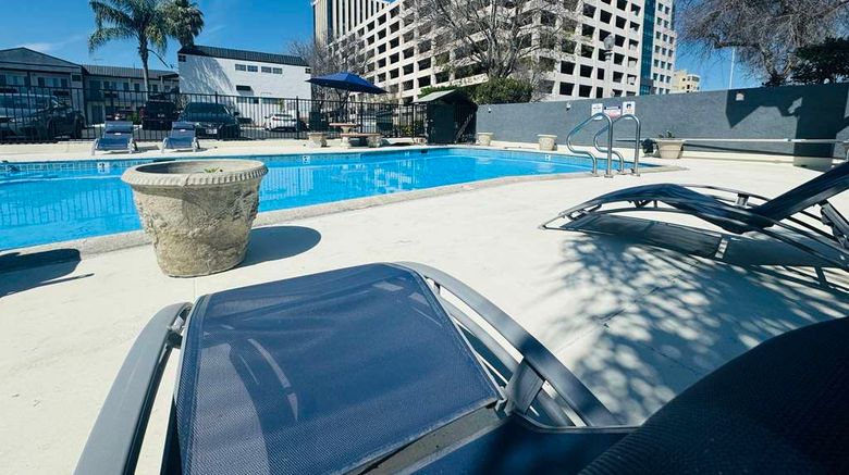 <b>SureStay by Best Western Fresno Central Pool</b>. Images powered by <a href="https://iceportal.shijigroup.com/" title="IcePortal" target="_blank">IcePortal</a>.