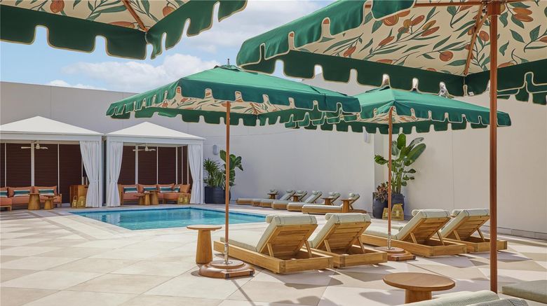 <b>Cameo Beverly Hills, LXR Hotels & Resort Pool</b>. Images powered by <a href="https://iceportal.shijigroup.com/" title="IcePortal" target="_blank">IcePortal</a>.