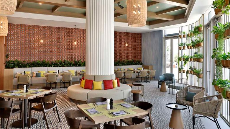 <b>Hilton Garden Inn Dubai Business Bay Restaurant</b>. Images powered by <a href="https://iceportal.shijigroup.com/" title="IcePortal" target="_blank">IcePortal</a>.