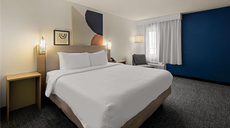 Spark by Hilton Fort Wayne Room