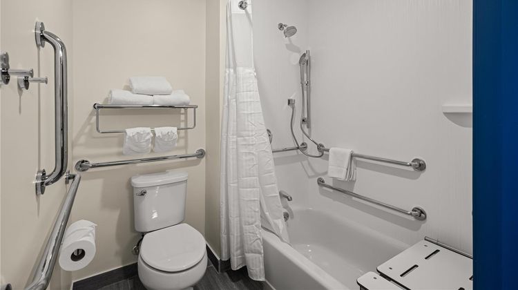 Spark by Hilton Fort Wayne Room