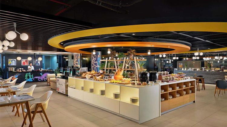 Novotel Living Saigon South Restaurant