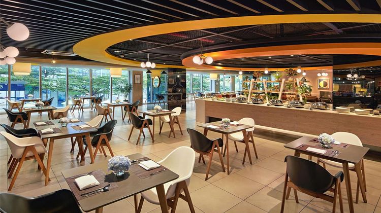 Novotel Living Saigon South Restaurant