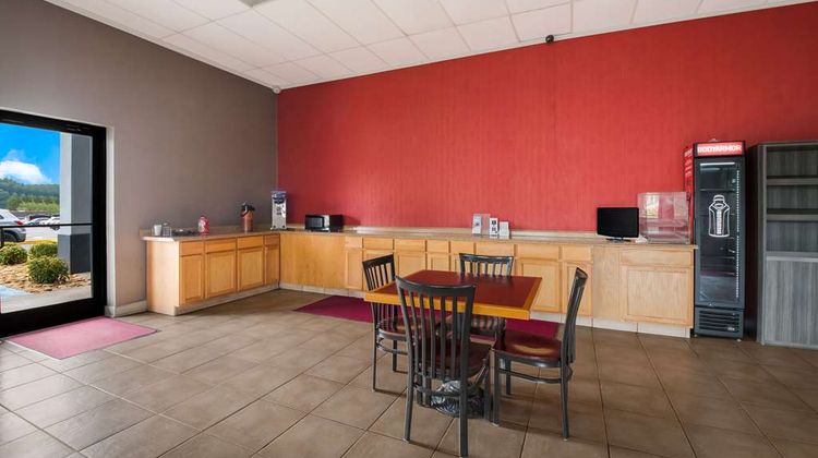 Suburban Studios Cleveland Central Restaurant