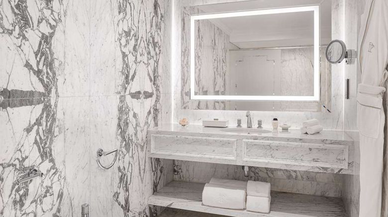 <b>The Plaza Doha, LXR Hotels & Resorts Room</b>. Images powered by <a href="https://iceportal.shijigroup.com/" title="IcePortal" target="_blank">IcePortal</a>.