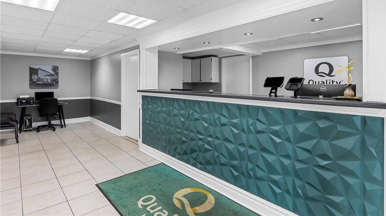 <b>Quality Inn Port Wentworth Savannah N Lobby</b>. Images powered by <a href="https://iceportal.shijigroup.com/" title="IcePortal" target="_blank">IcePortal</a>.