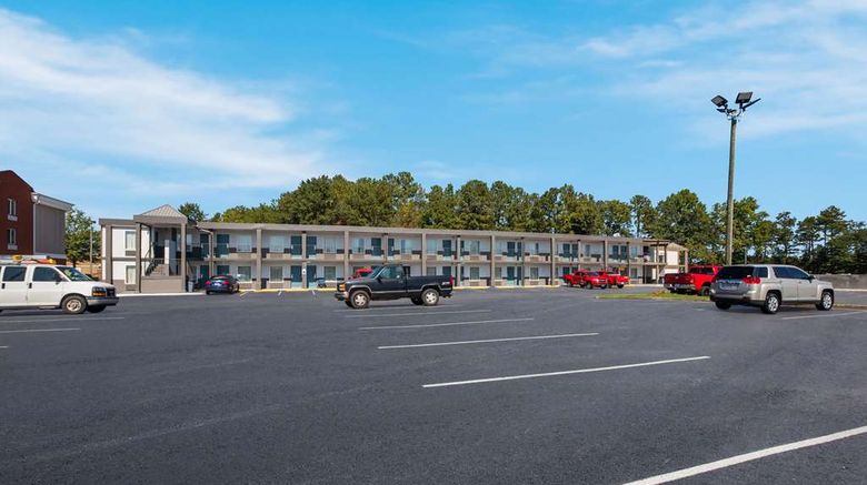 <b>Rodeway Inn Commerce Exterior</b>. Images powered by <a href="https://iceportal.shijigroup.com/" title="IcePortal" target="_blank">IcePortal</a>.