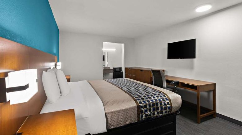 <b>Rodeway Inn Commerce Room</b>. Images powered by <a href="https://iceportal.shijigroup.com/" title="IcePortal" target="_blank">IcePortal</a>.