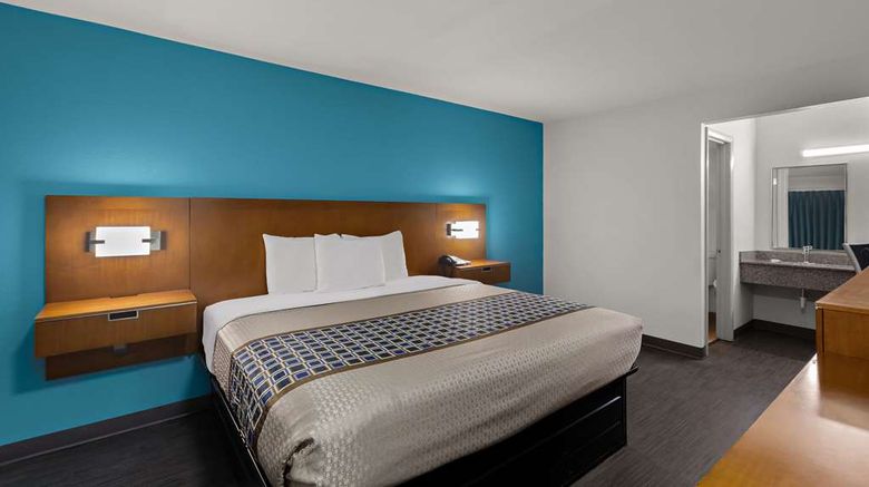 <b>Rodeway Inn Commerce Room</b>. Images powered by <a href="https://iceportal.shijigroup.com/" title="IcePortal" target="_blank">IcePortal</a>.
