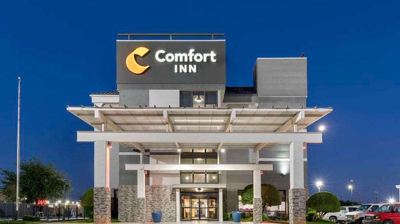 <b>Comfort Inn Dallas N Love Field Airport Exterior</b>. Images powered by <a href="https://iceportal.shijigroup.com/" title="IcePortal" target="_blank">IcePortal</a>.