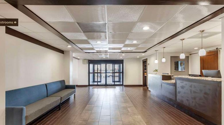 <b>Comfort Inn Dallas N Love Field Airport Lobby</b>. Images powered by <a href="https://iceportal.shijigroup.com/" title="IcePortal" target="_blank">IcePortal</a>.