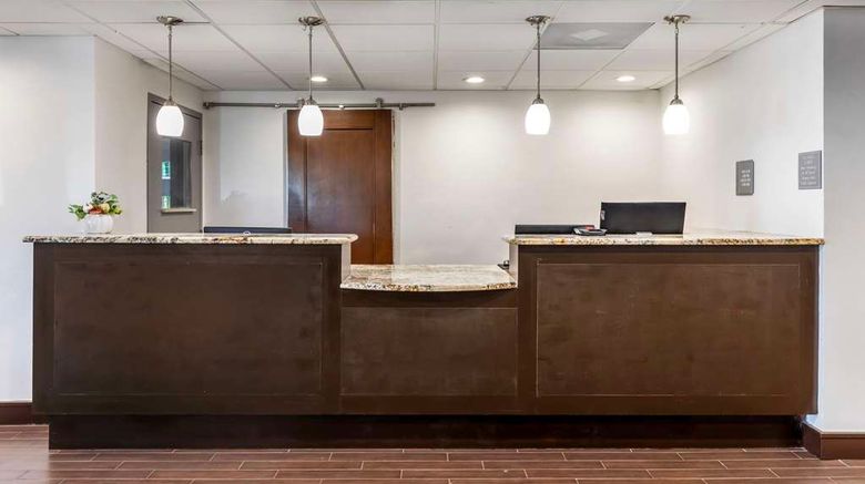 <b>Comfort Inn Dallas N Love Field Airport Lobby</b>. Images powered by <a href="https://iceportal.shijigroup.com/" title="IcePortal" target="_blank">IcePortal</a>.
