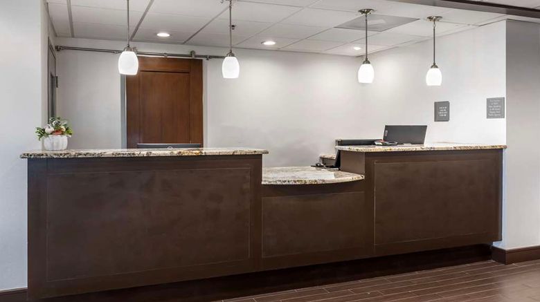 <b>Comfort Inn Dallas N Love Field Airport Lobby</b>. Images powered by <a href="https://iceportal.shijigroup.com/" title="IcePortal" target="_blank">IcePortal</a>.
