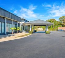 Quality Inn Exterior