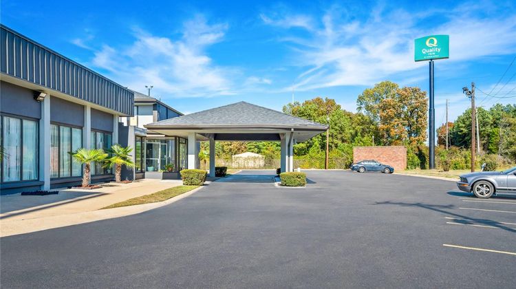 Quality Inn Exterior