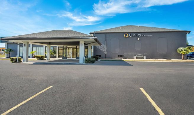 Quality Inn Exterior
