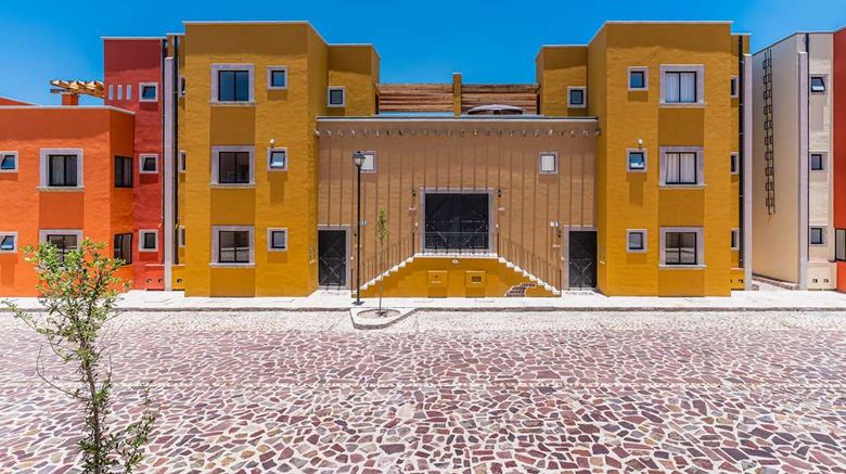 <b>Krystal Grand Residences & Villas Exterior</b>. Images powered by <a href="https://iceportal.shijigroup.com/" title="IcePortal" target="_blank">IcePortal</a>.
