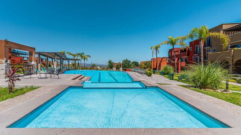 <b>Krystal Grand Residences & Villas Pool</b>. Images powered by <a href="https://iceportal.shijigroup.com/" title="IcePortal" target="_blank">IcePortal</a>.
