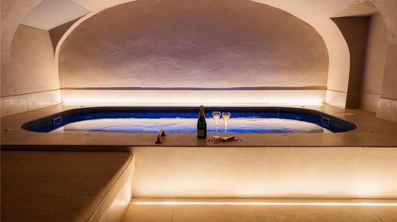 <b>Artemisia Montmartre Spa</b>. Images powered by <a href="https://iceportal.shijigroup.com/" title="IcePortal" target="_blank">IcePortal</a>.
