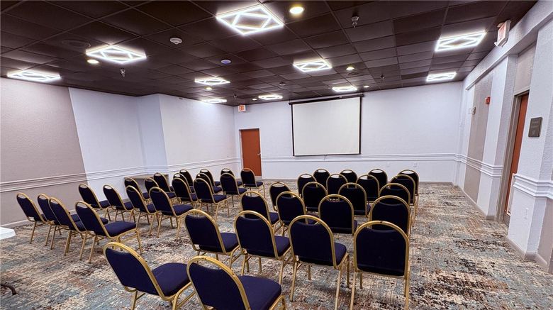 <b>Best Western Premier Lakeland North Ballroom</b>. Images powered by <a href="https://iceportal.shijigroup.com/" title="IcePortal" target="_blank">IcePortal</a>.