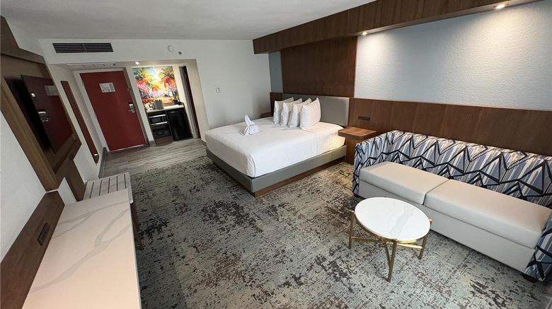 <b>Best Western Premier Lakeland North Room</b>. Images powered by <a href="https://iceportal.shijigroup.com/" title="IcePortal" target="_blank">IcePortal</a>.