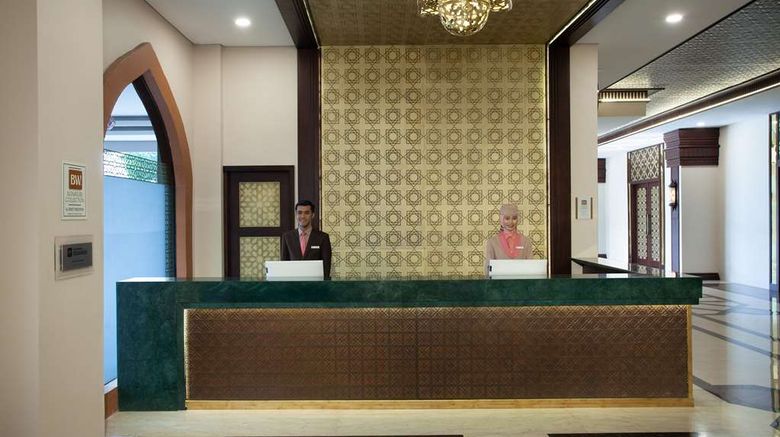 <b>Alhambra Hotel & Convention, BW Sig Coll Lobby</b>. Images powered by <a href="https://iceportal.shijigroup.com/" title="IcePortal" target="_blank">IcePortal</a>.