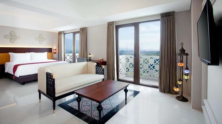 <b>Alhambra Hotel & Convention, BW Sig Coll Suite</b>. Images powered by <a href="https://iceportal.shijigroup.com/" title="IcePortal" target="_blank">IcePortal</a>.