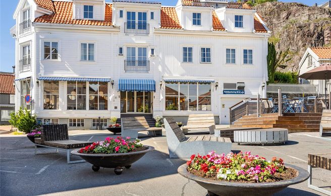 Home Hotel Grimstad Exterior