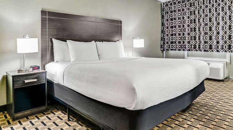 <b>Quality Inn Detroit Downtown Room</b>. Images powered by <a href="https://iceportal.shijigroup.com/" title="IcePortal" target="_blank">IcePortal</a>.