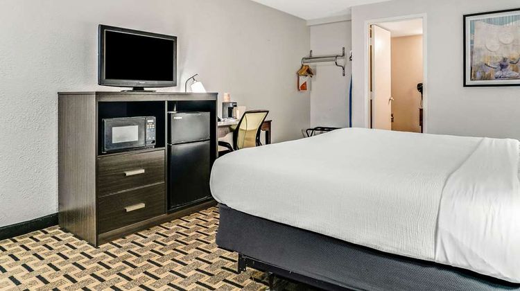 Quality Inn Detroit Downtown Room