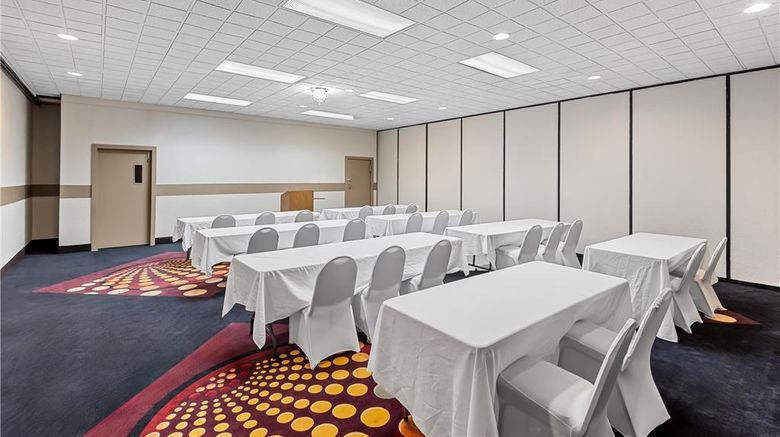 <b>Suburban Studios Fort Dodge Meeting</b>. Images powered by <a href="https://iceportal.shijigroup.com/" title="IcePortal" target="_blank">IcePortal</a>.