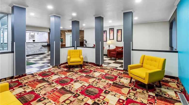 <b>Suburban Studios Fort Dodge Lobby</b>. Images powered by <a href="https://iceportal.shijigroup.com/" title="IcePortal" target="_blank">IcePortal</a>.