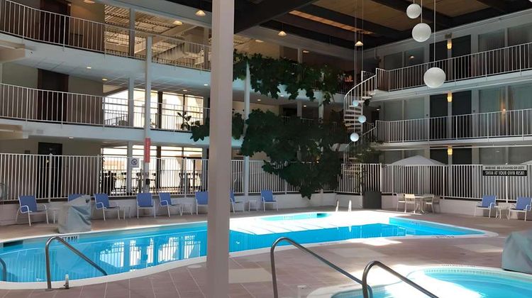 Quality Inn Pool