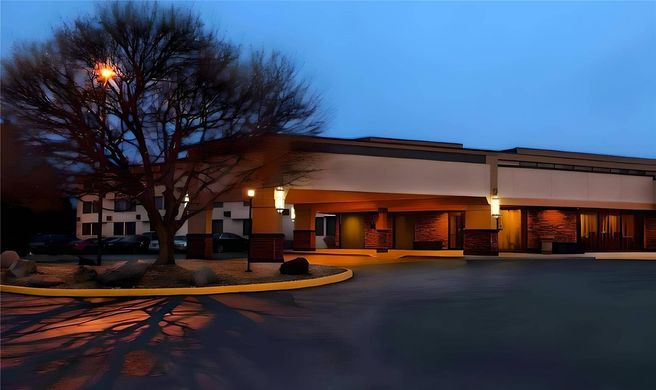 Quality Inn Exterior