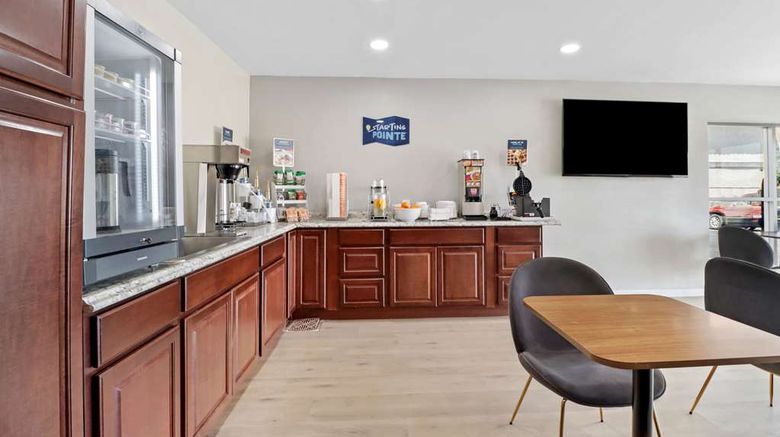<b>Clarion Pointe near China Lake Naval Stn Restaurant</b>. Images powered by <a href="https://iceportal.shijigroup.com/" title="IcePortal" target="_blank">IcePortal</a>.
