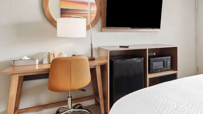 <b>Clarion Pointe near China Lake Naval Stn Room</b>. Images powered by <a href="https://iceportal.shijigroup.com/" title="IcePortal" target="_blank">IcePortal</a>.