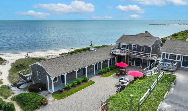 Chatham Tides Beachfront Motel Exterior