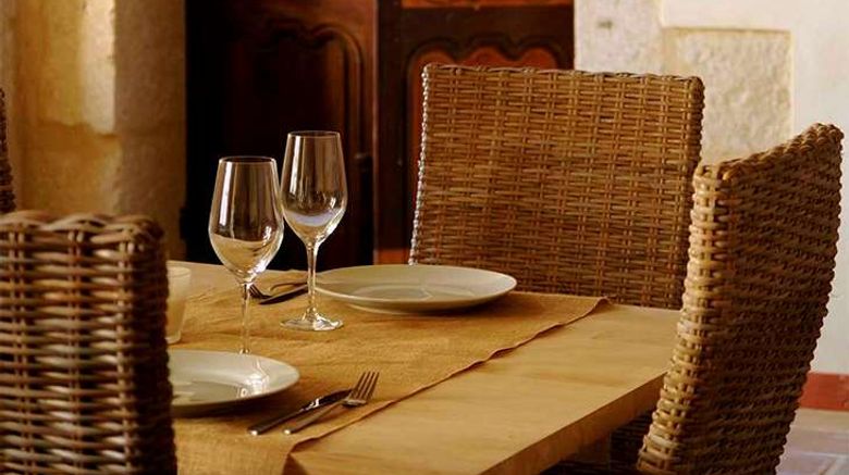 <b>Chateau de Pondres Restaurant</b>. Images powered by <a href="https://iceportal.shijigroup.com/" title="IcePortal" target="_blank">IcePortal</a>.