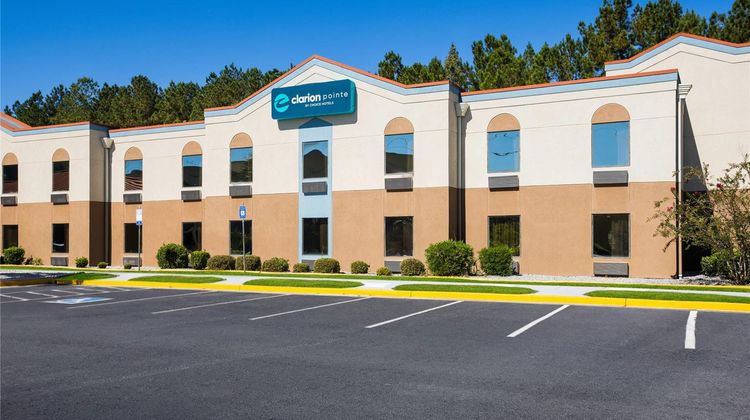 Clarion Pointe near Fort Stewart Exterior