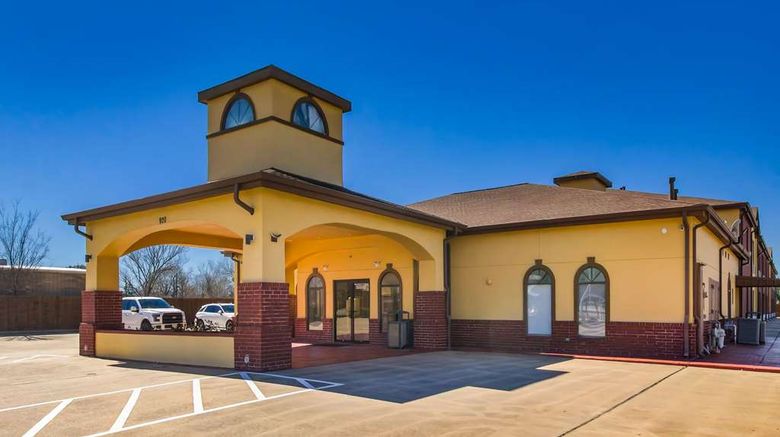 <b>Quality Inn Exterior</b>. Images powered by <a href="https://iceportal.shijigroup.com/" title="IcePortal" target="_blank">IcePortal</a>.