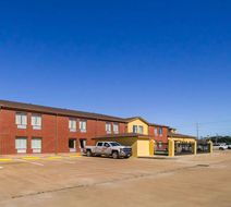 Quality Inn Exterior