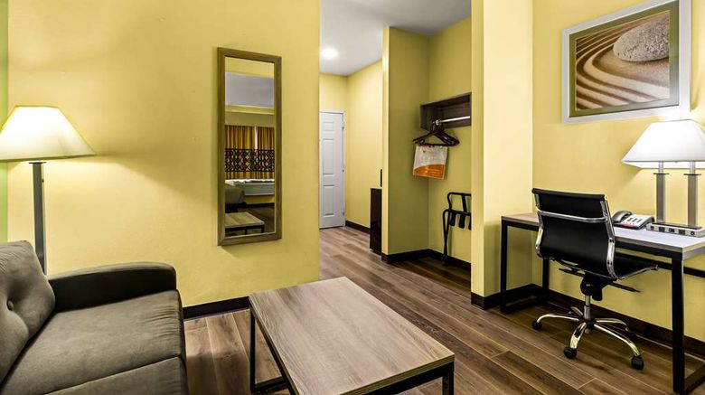 <b>Quality Inn Suite</b>. Images powered by <a href="https://iceportal.shijigroup.com/" title="IcePortal" target="_blank">IcePortal</a>.