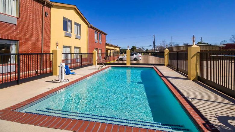 <b>Quality Inn Pool</b>. Images powered by <a href="https://iceportal.shijigroup.com/" title="IcePortal" target="_blank">IcePortal</a>.