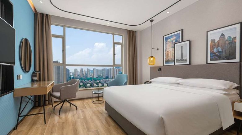 <b>Ramada by Wyndham Financial Center Room</b>. Images powered by <a href="https://iceportal.shijigroup.com/" title="IcePortal" target="_blank">IcePortal</a>.
